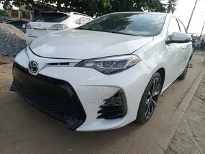 Toyota Corolla 2018 White