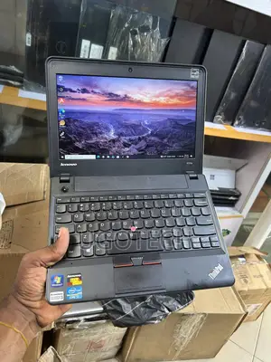 Laptop Lenovo ThinkPad X131e 4GB Intel Core i3 HDD 500GB