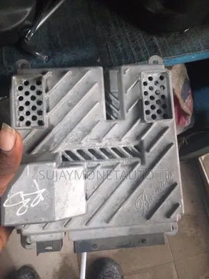 Mercedes-Benz Amplifier 213 E-Class