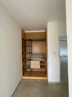 3bdrm Apartment in Lekki Phase 1 D Man for rent