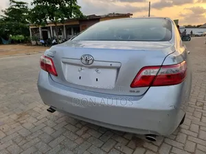 Toyota Camry XLE V6 4dr Sedan (3.5L 6cyl 6AM) 2009 Silver