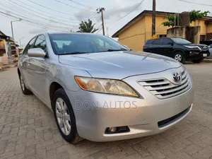 Toyota Camry XLE V6 4dr Sedan (3.5L 6cyl 6AM) 2009 Silver
