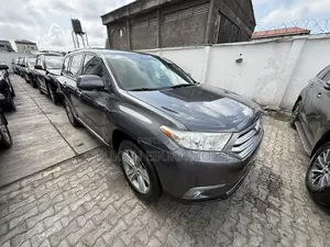 Toyota Highlander Limited 2012 Gray