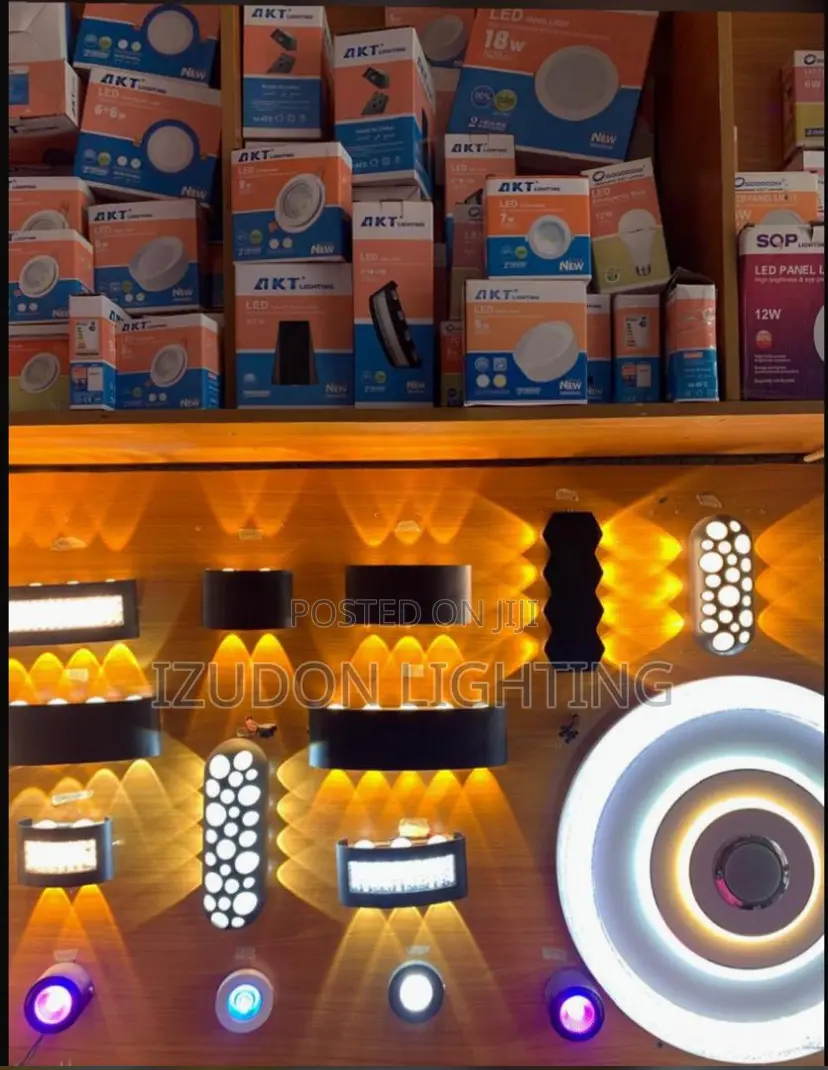 Akt 3and 4 Eyes Wall Light