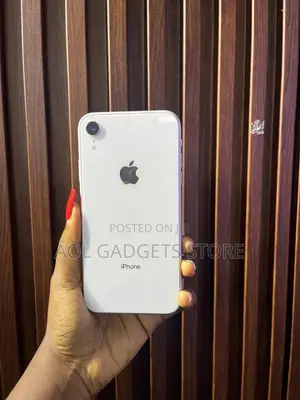 Apple iPhone XR 128 GB White