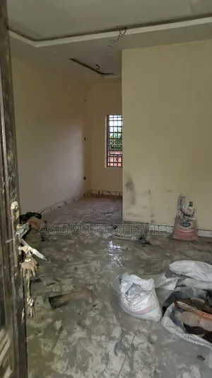 2bdrm Block of Flats in Fanalu Road, Gra, Benin City for rent