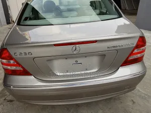 Mercedes-Benz C230 2005 Gold