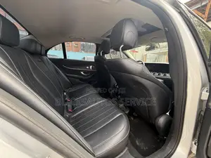 Mercedes-Benz E300 Base RWD Sedan (2.0L 4cyl 9A) 2017 Silver