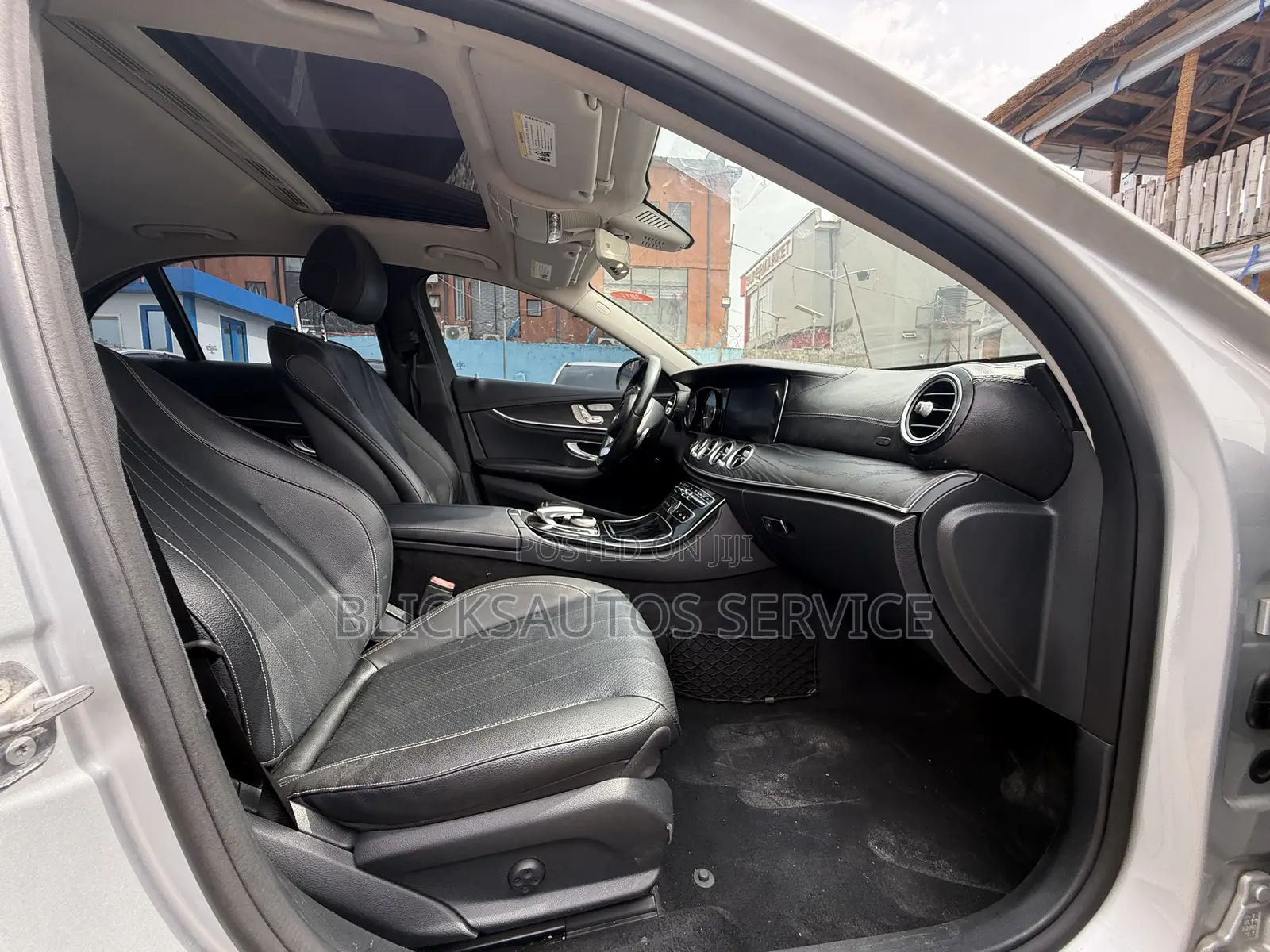 Mercedes-Benz E300 Base RWD Sedan (2.0L 4cyl 9A) 2017 Silver
