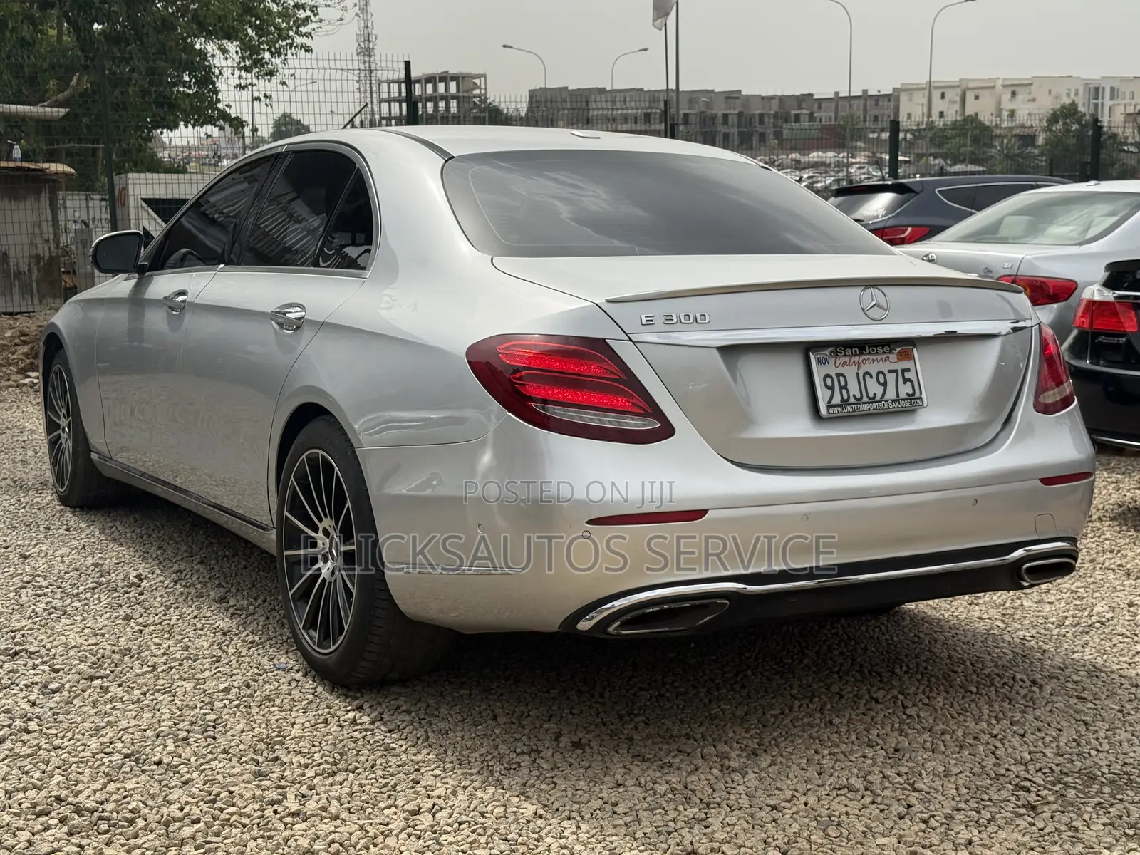 Mercedes-Benz E300 Base RWD Sedan (2.0L 4cyl 9A) 2017 Silver