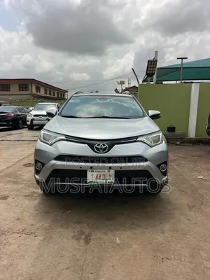 Toyota RAV4 XLE AWD (2.5L 4cyl 6A) 2016 Silver