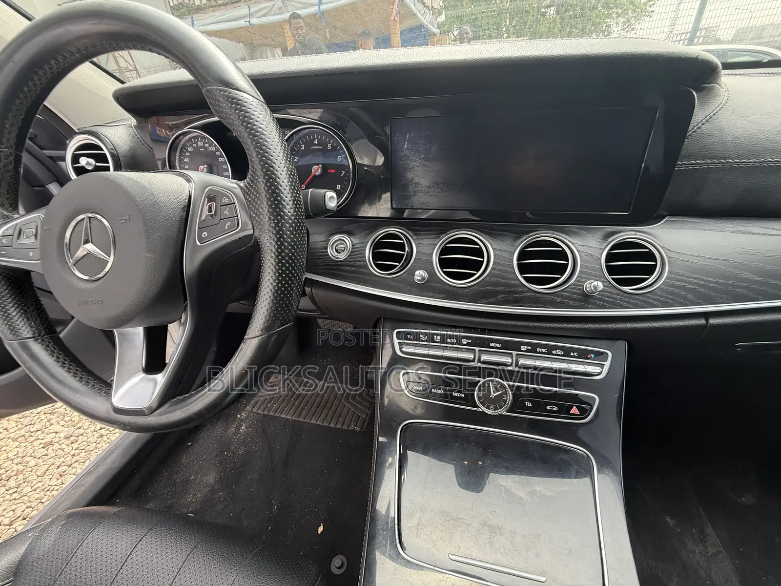 Mercedes-Benz E300 Base RWD Sedan (2.0L 4cyl 9A) 2017 Silver