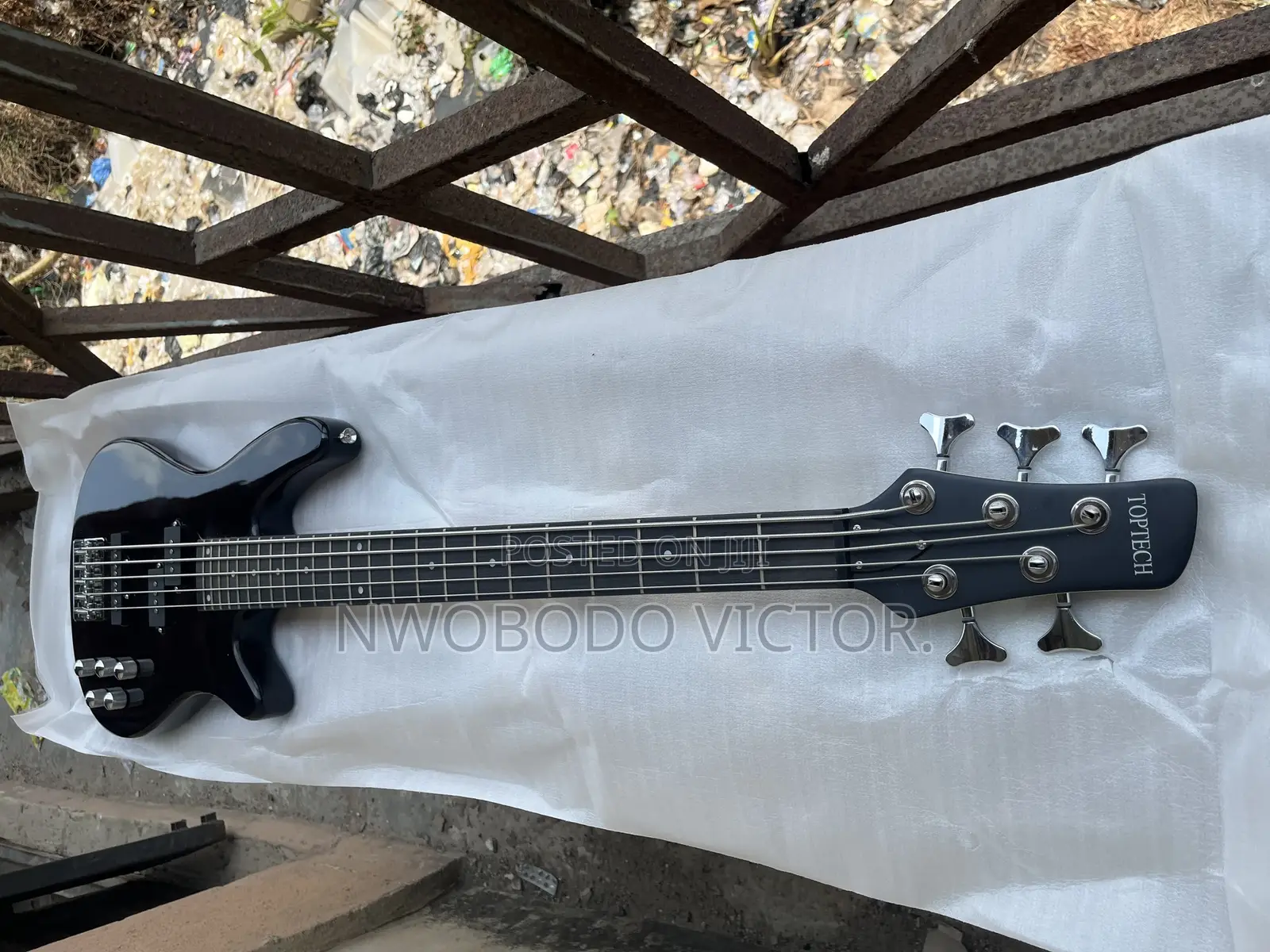 Toptech Bass Guitar