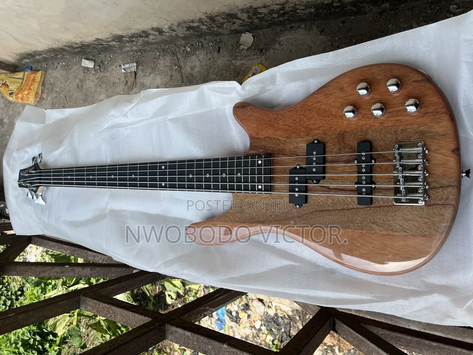 Toptech Bass Guitar