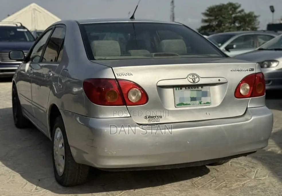 Toyota Corolla 2005 Silver
