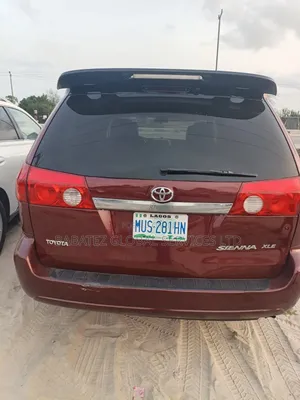 Toyota Sienna 2005 Brown