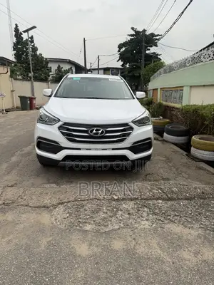 Hyundai Santa Fe SE AWD 2018 White