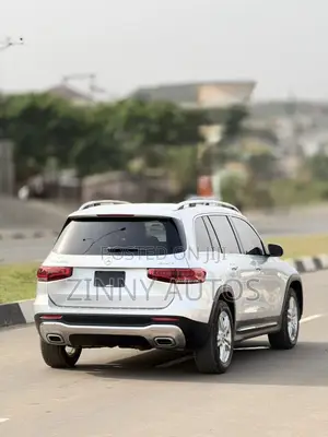 Mercedes-Benz GLB-Class 2021 Silver