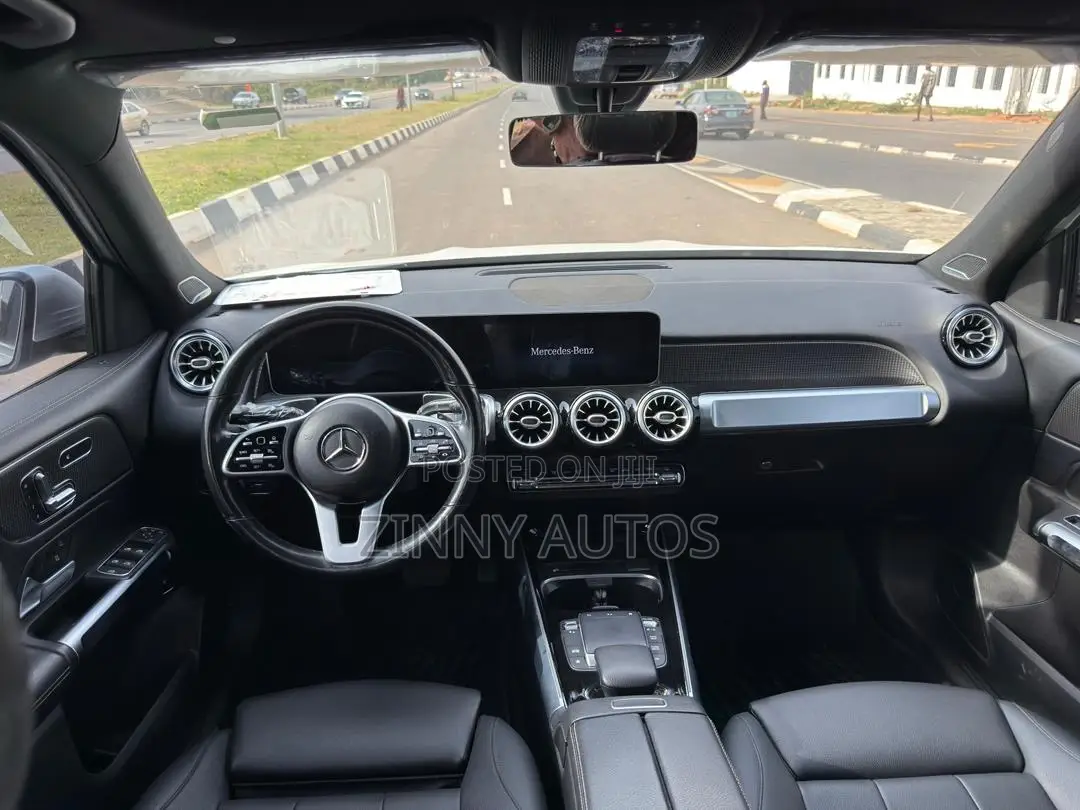 Mercedes-Benz GLB-Class 2021 Silver