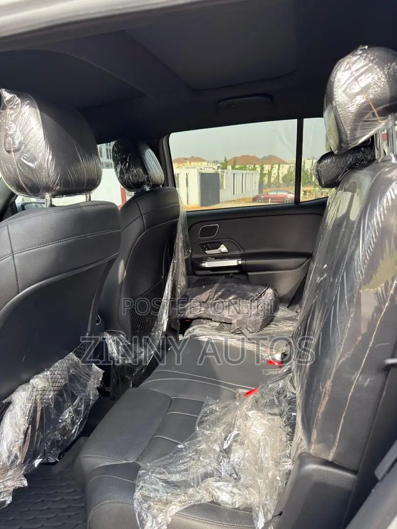 Mercedes-Benz GLB-Class 2021 Silver