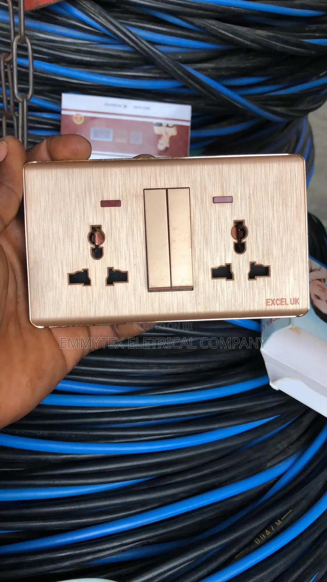 Double Socket Gold
