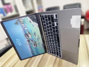 Laptop Apple MacBook Pro 2022 M2 8GB Apple M2 SSD 256GB