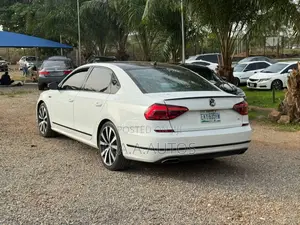 Volkswagen Passat 3.6L V6 GT 2018 White