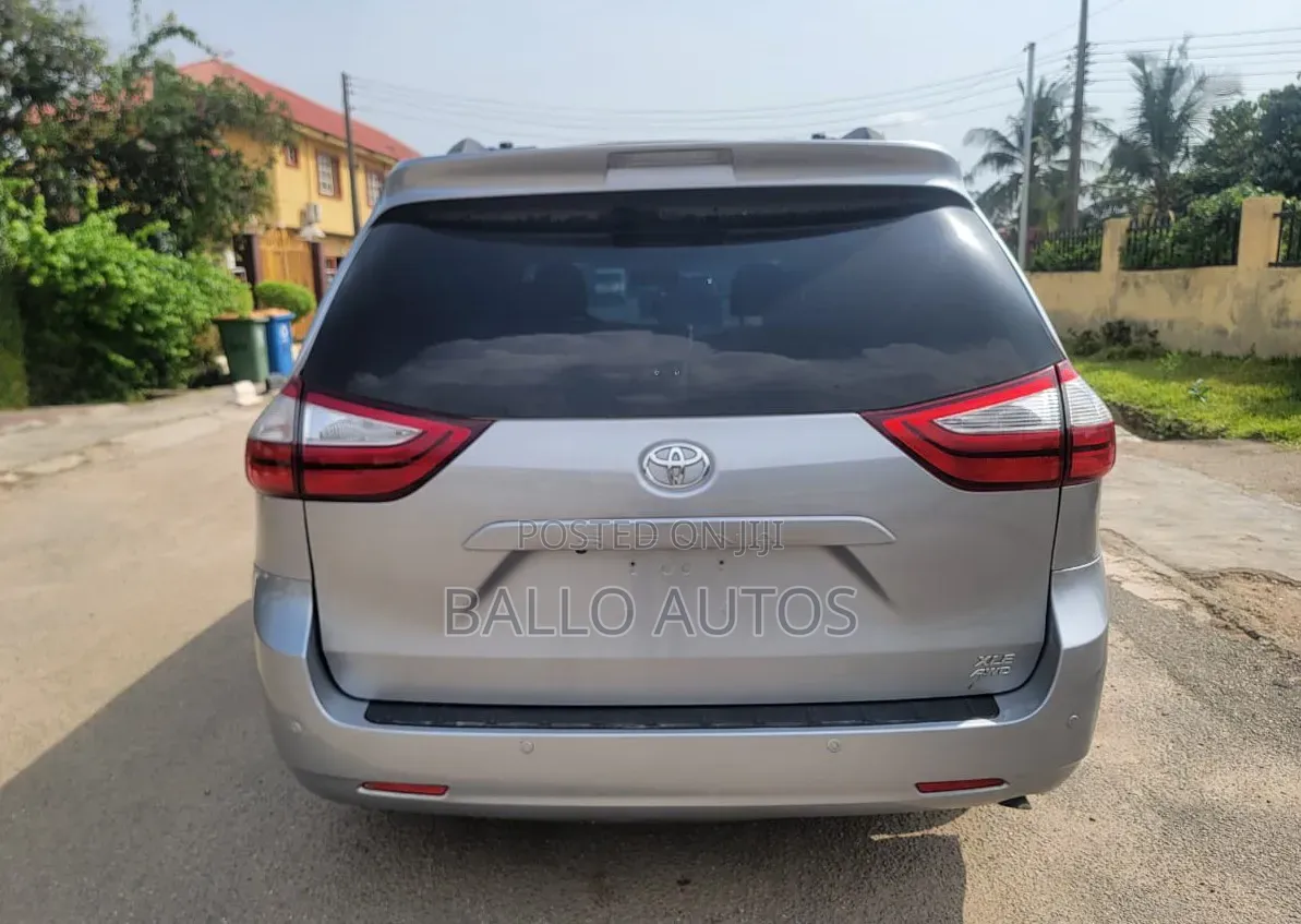 Toyota Sienta 1.5 AWD 2017 Silver