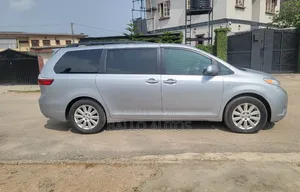 Toyota Sienta 1.5 AWD 2017 Silver