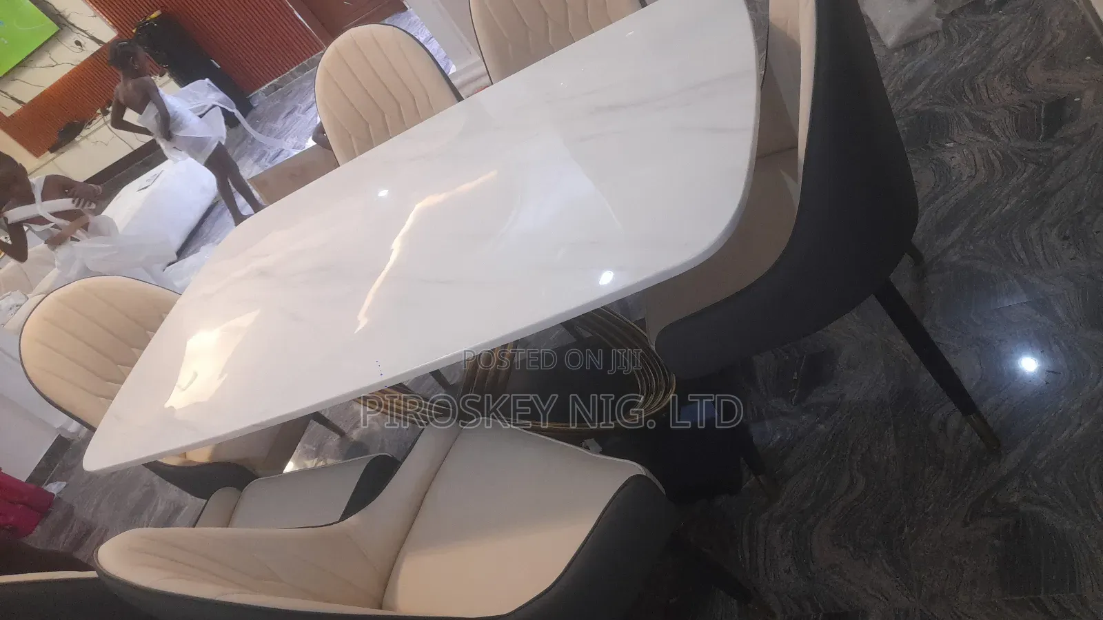 Dinning Table by 6 Chairs