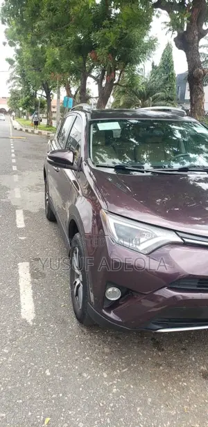 Toyota RAV4 XLE AWD (2.5L 4cyl 6A) 2016 Maroon