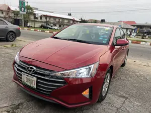 Hyundai Elantra SE 2019 Red