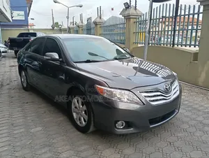 Toyota Camry LE V6 4dr Sedan (3.5L 6cyl 6A) 2011 Gray