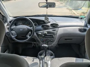 Ford Focus SE 2011 Green