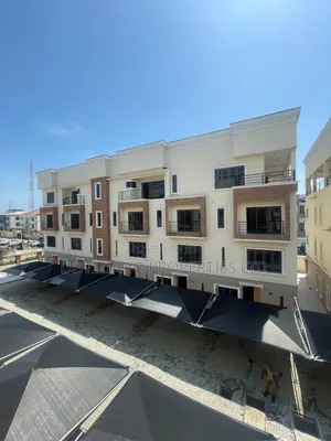 4bdrm Duplex in Lekki Phase 1 for rent