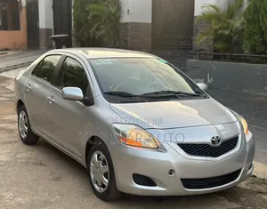 Toyota Yaris 2012 Silver