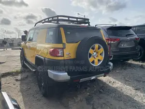 Toyota FJ Cruiser 2007 Yellow