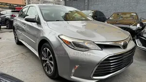 Toyota Avalon XLE Premium Sedan FWD (3.5L 6cyl 6A) 2017 Silver