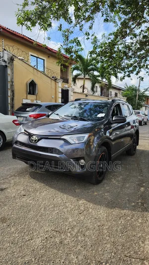 Toyota RAV4 LE AWD (2.5L 4cyl 6A) 2017 Gray