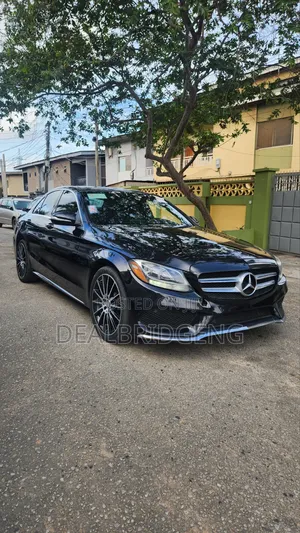 Mercedes-Benz C300 Luxury 4dr AWD 4Matic Sedan (2.0L 4cyl 7A) 2015