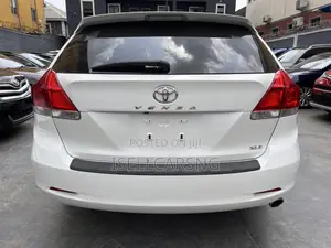 Toyota Venza XLE 2012 White