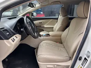 Toyota Venza XLE 2012 White