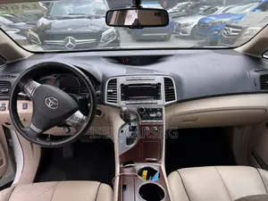Toyota Venza XLE 2012 White