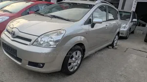 Toyota Verso 2009 Silver