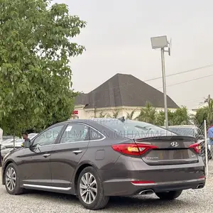 Hyundai Sonata Sport 2.0T Sedan FWD (2.0L 4cyl 6A) 2016 Gray