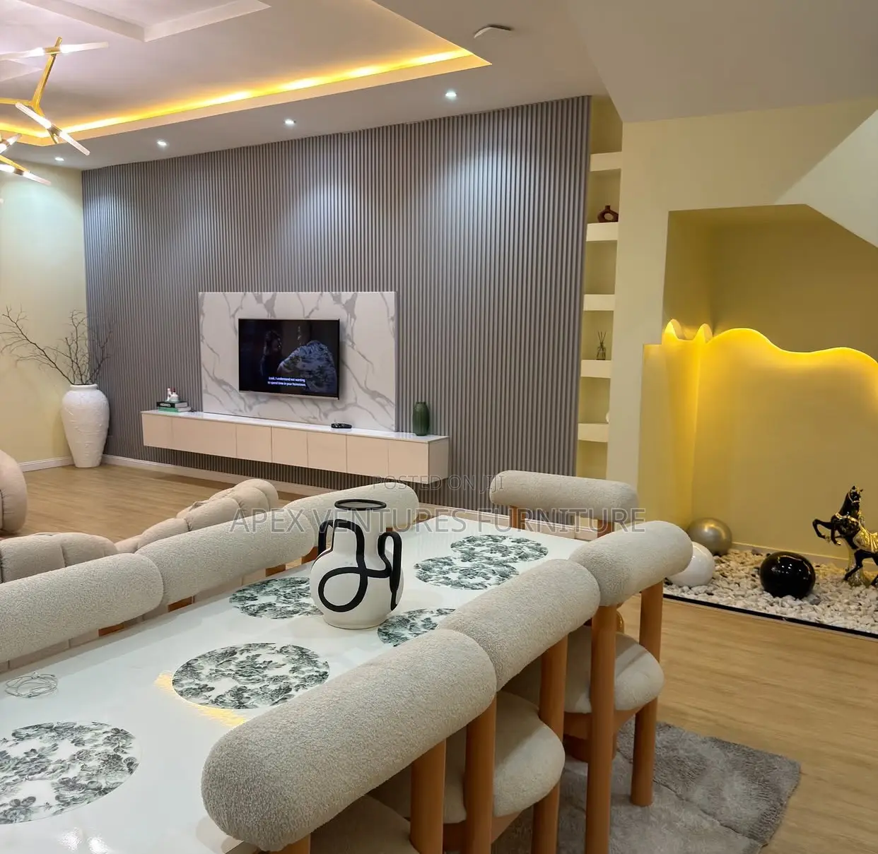 Tv Console/Sofas