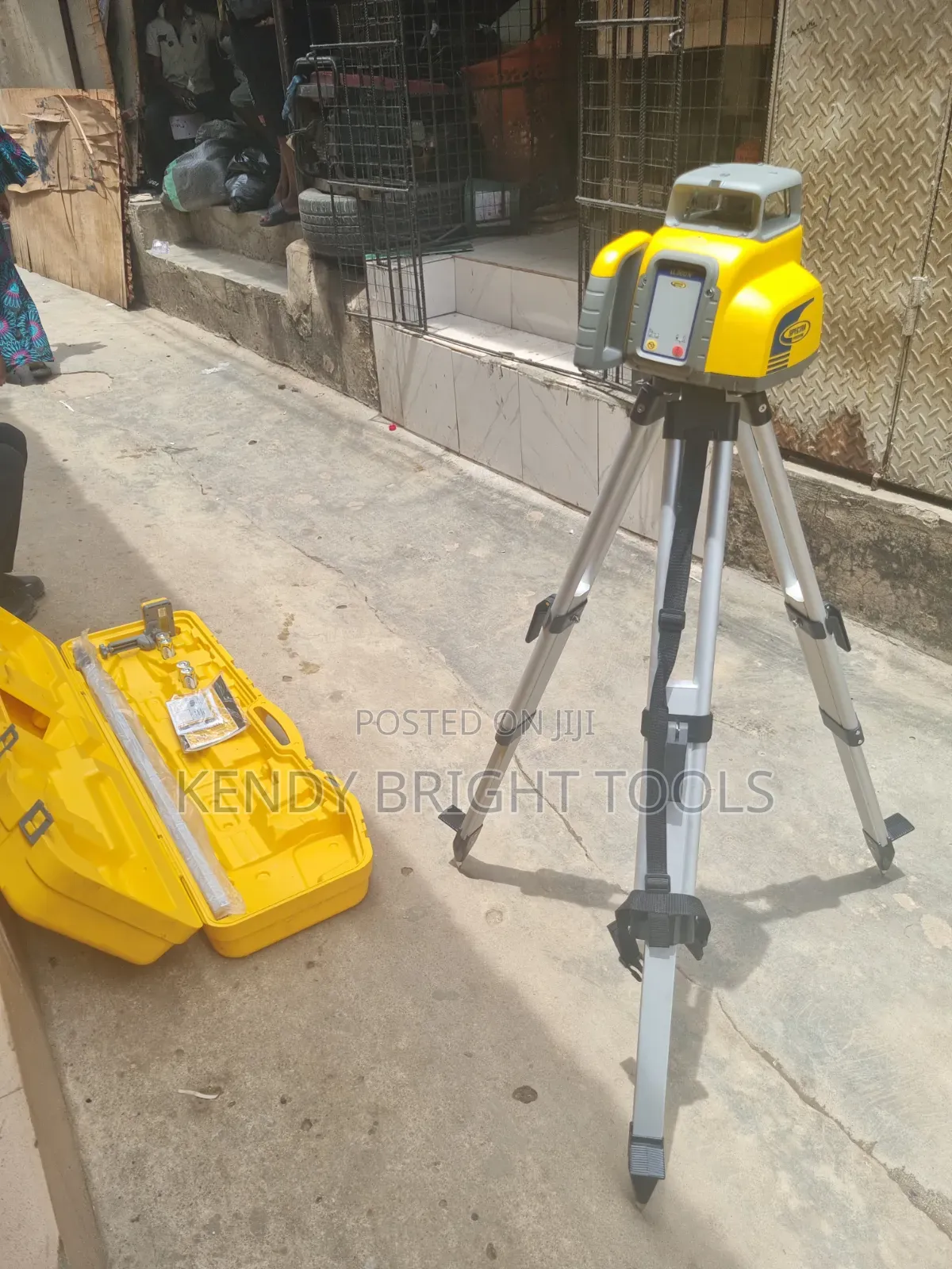 Spectra Precision Ll300s-2 Laser Level With Hl450 Receiver