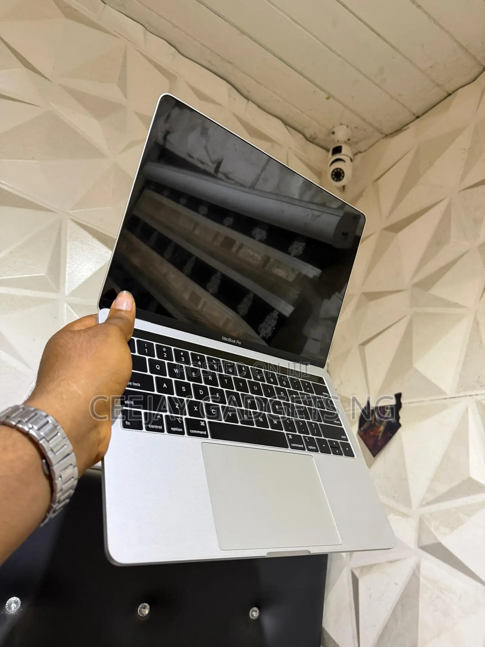 Laptop Apple MacBook Pro 2019 16GB Intel Core i5 SSD 256GB