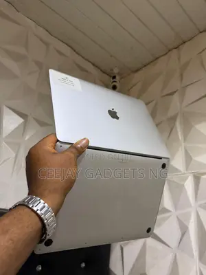 Laptop Apple MacBook Pro 2019 16GB Intel Core i5 SSD 256GB