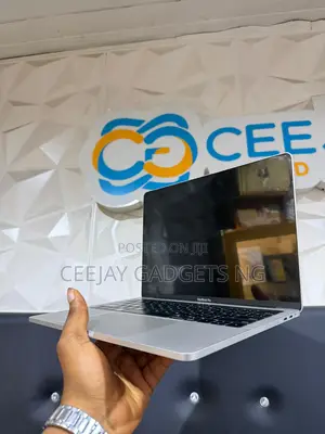 Laptop Apple MacBook Pro 2020 16GB Intel Core i5 SSD 1T
